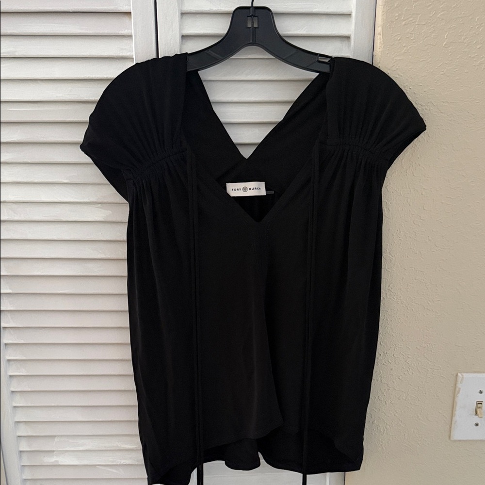 Tory Burch Black V-Neck Short Sleeve Blouse size 6